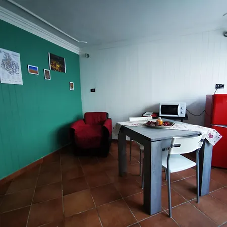 Small House Monferrato 公寓